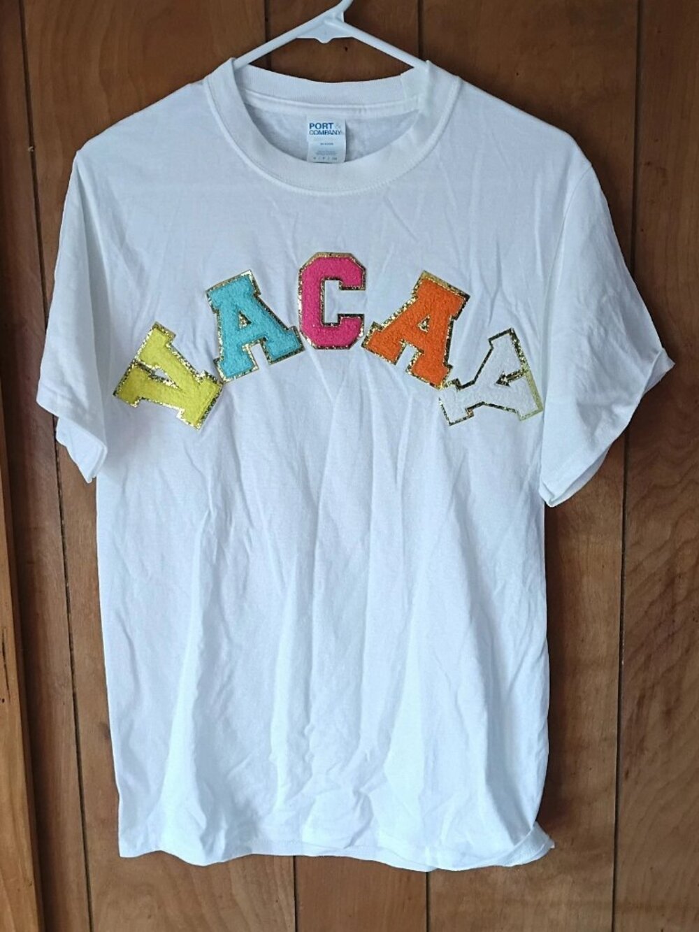 Port & Company “VACAY” Chenille Patch Graphic T-Shirt Size Small White Cotton